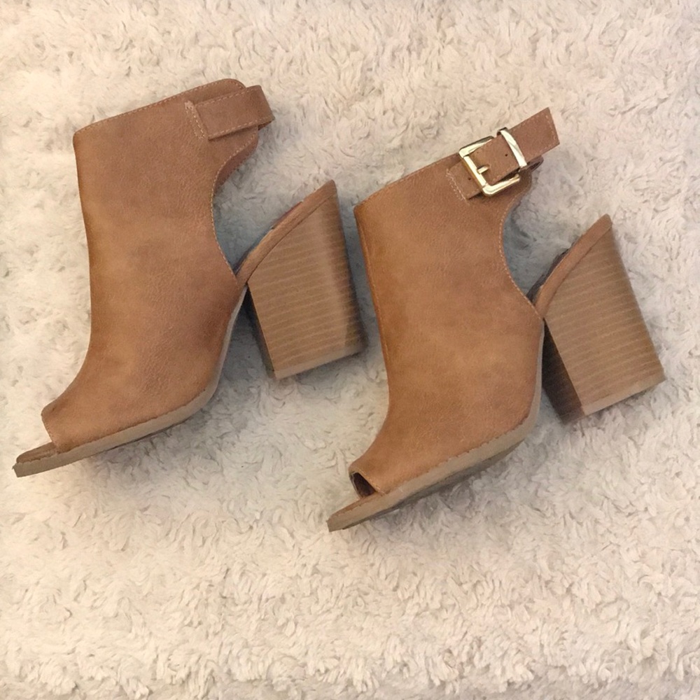 ❗️SOLD somewhere else❗️Tan booties